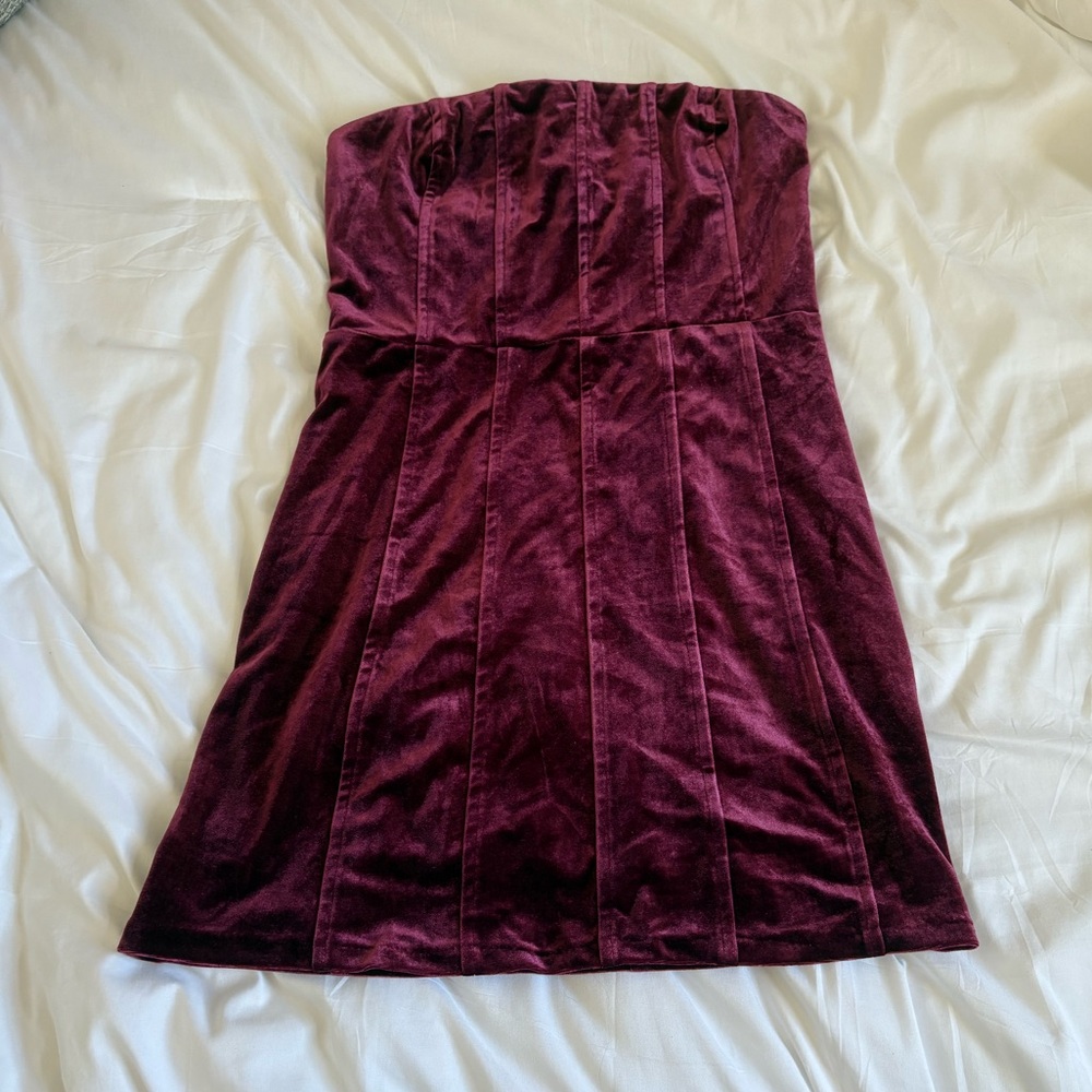La Hearts Deep Burgundy Velvet Strapless Dress